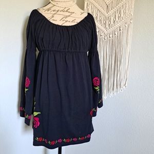Boho Festival RU Small Peasant Top Slit Bell Sleeves Red Roses Embroidered Black
